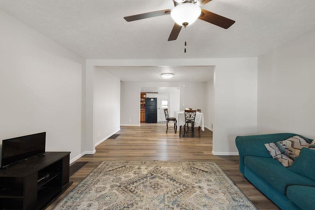 206 N Elm St Genoa, NE 68640 - Thumbnail 3