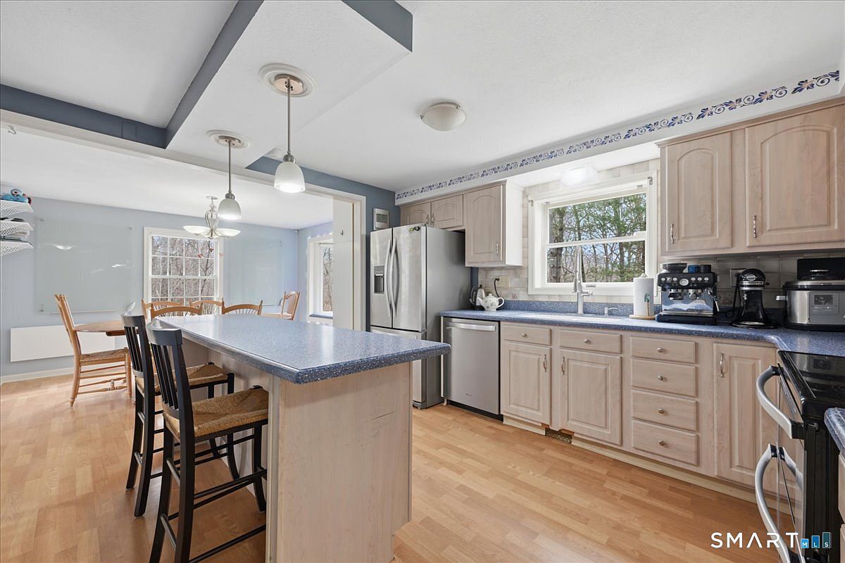 393 Forsyth Rd Salem, CT 06420 - Thumbnail 3