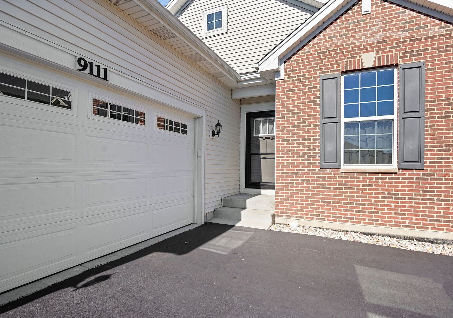 9111 Marks Ct Huntley, IL 60142 - Thumbnail 3