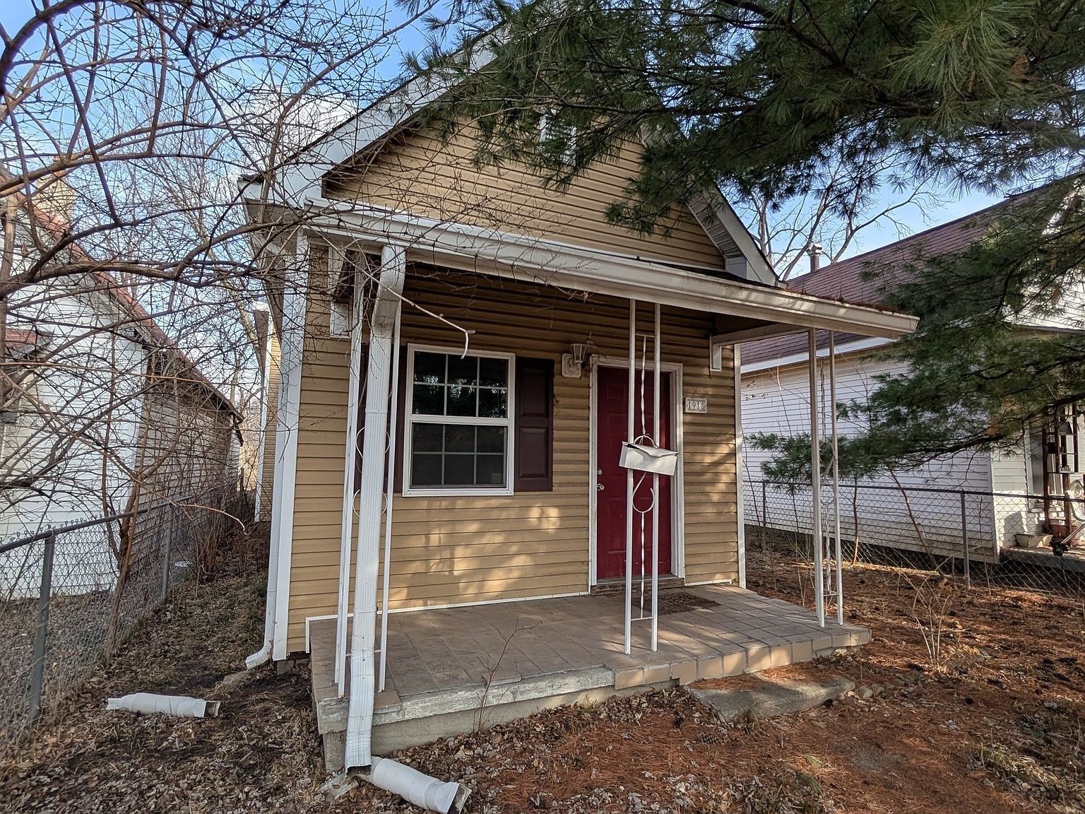 1918 Wilcox St Indianapolis, IN 46222 - Thumbnail 3