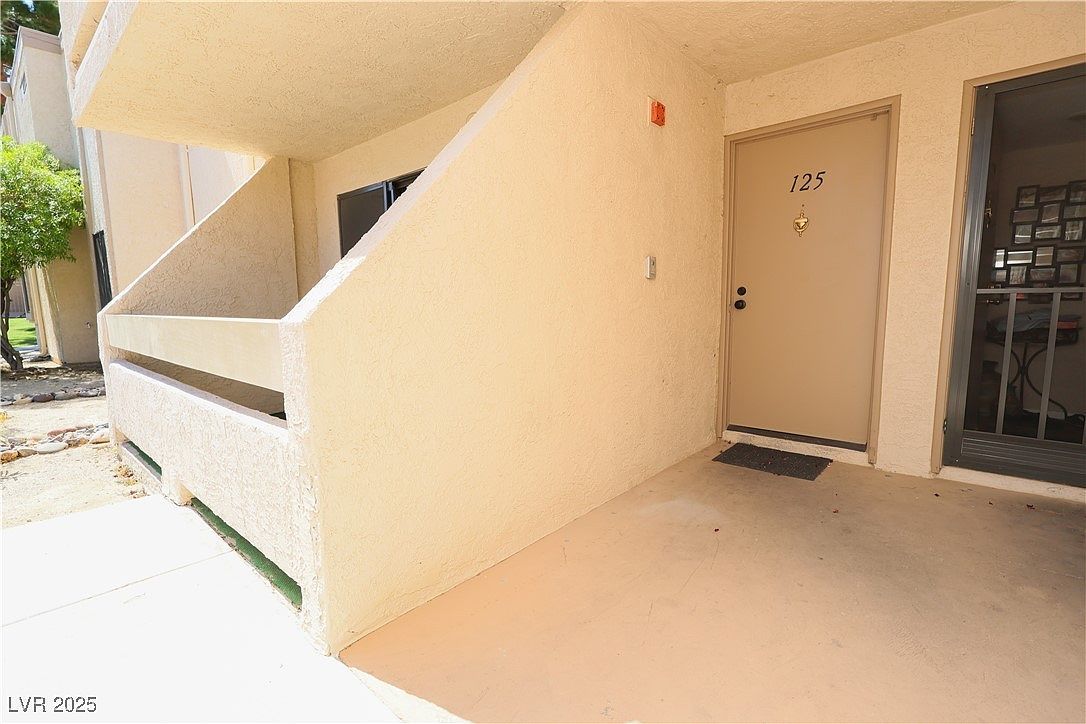 3811 Desert Marina Dr APT 125 Laughlin, NV 89029 - Thumbnail 3