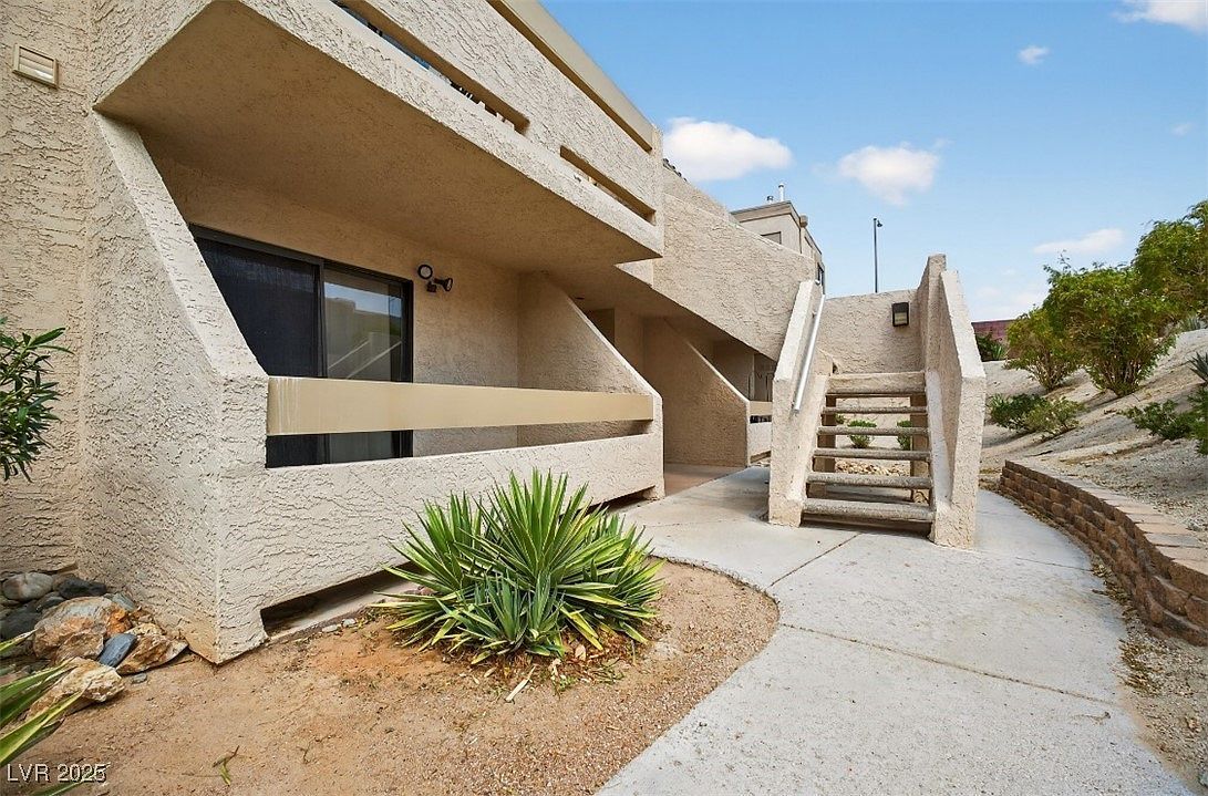 3720 Desert Marina Dr APT 29 Laughlin, NV 89029 - Thumbnail 3