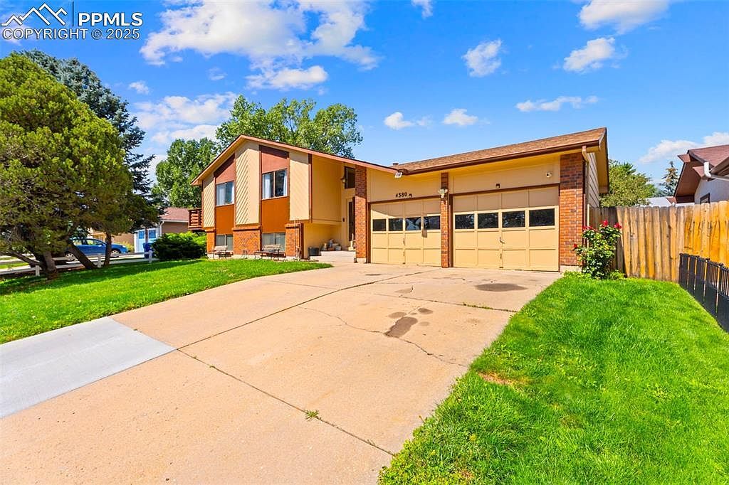 4380 Saddlewood Dr Colorado Springs, CO 80918 - Thumbnail 3