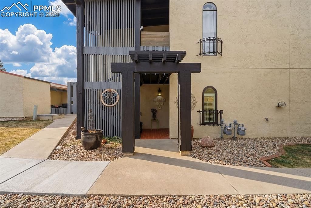 1098 Fontmore Rd APT B Colorado Springs, CO 80904 - Thumbnail 3