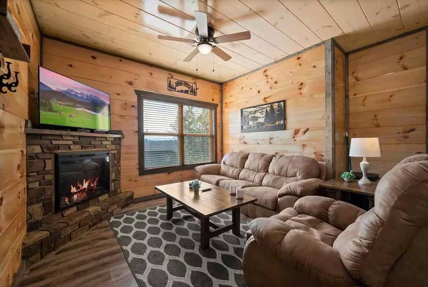 2043 Eagle Feather Dr Sevierville, TN 37876 - Thumbnail 3