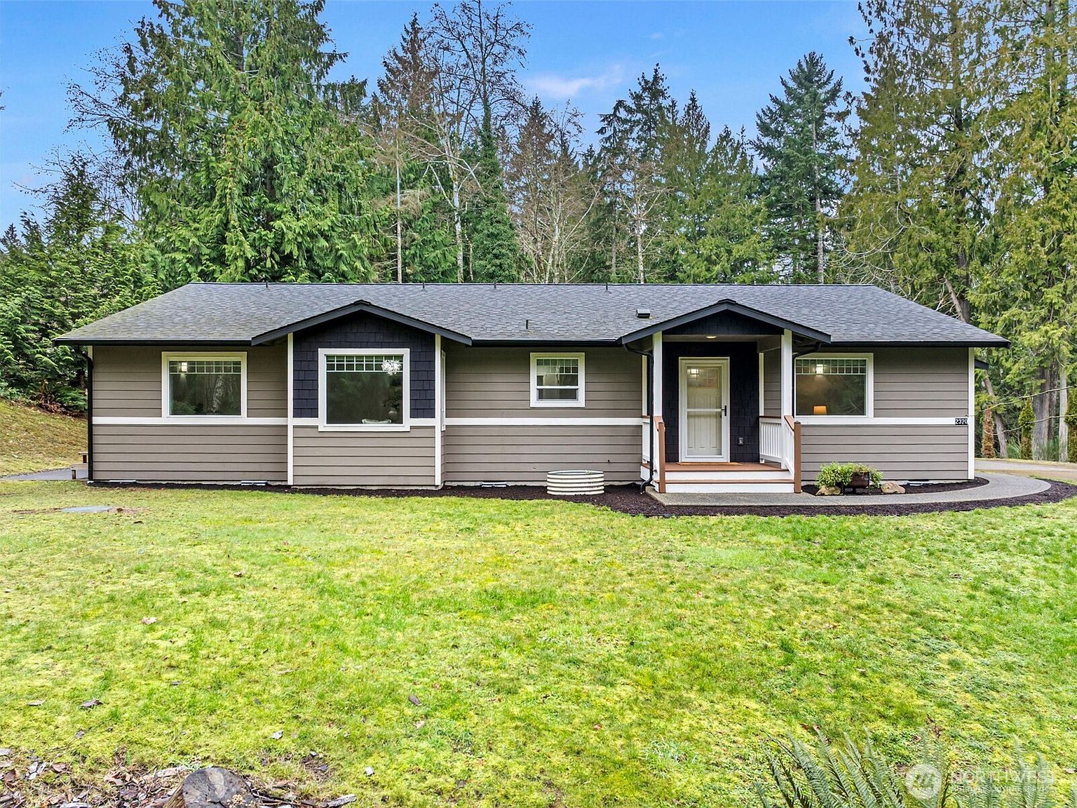 2370 Martin Ave E Port Orchard, WA 98366 - Thumbnail 3