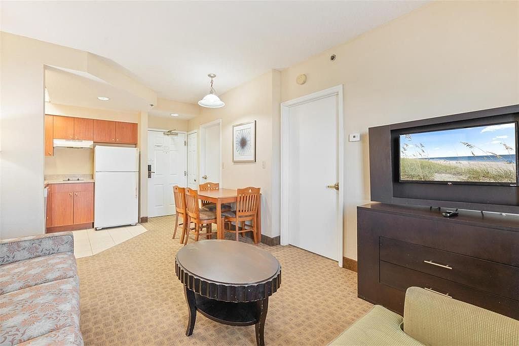 7601 Canada Ave Orlando, FL 32819 - Thumbnail 3