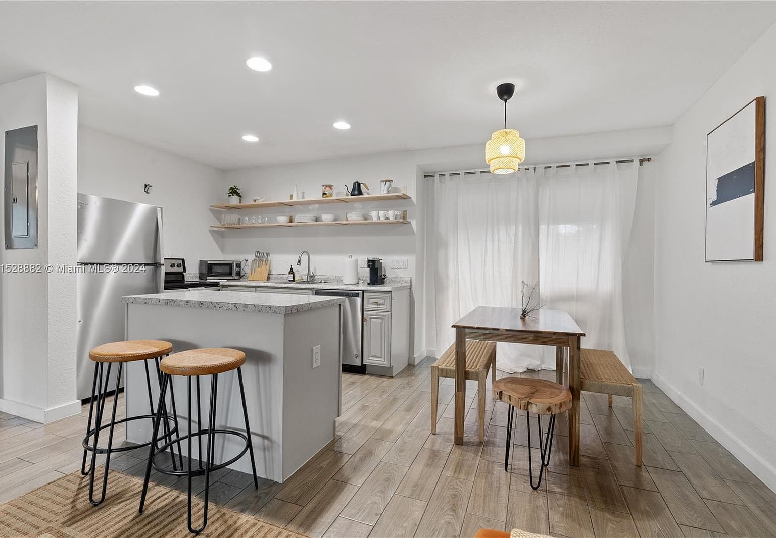 300 SW 23rd St Fort Lauderdale, FL 33315 - Thumbnail 3