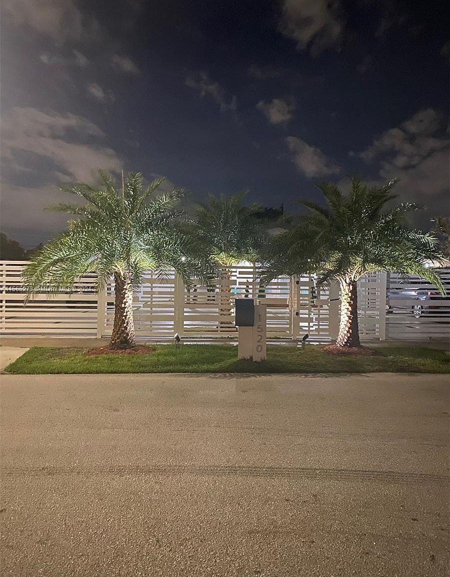 1520 SW 86th Ct Miami, FL 33144 - Thumbnail 3