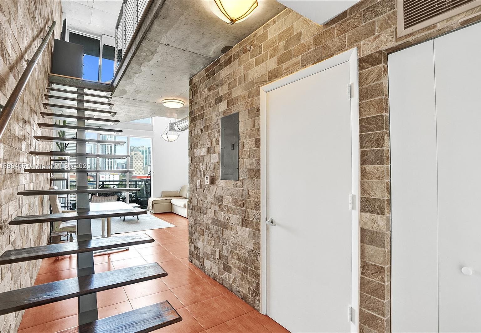 690 SW 1st Ct APT 1213 Miami, FL 33130 - Thumbnail 3