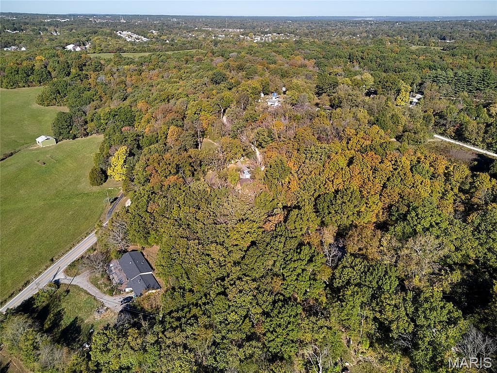 1-3 Hermitage Dr Fenton, MO 63026 - Thumbnail 3