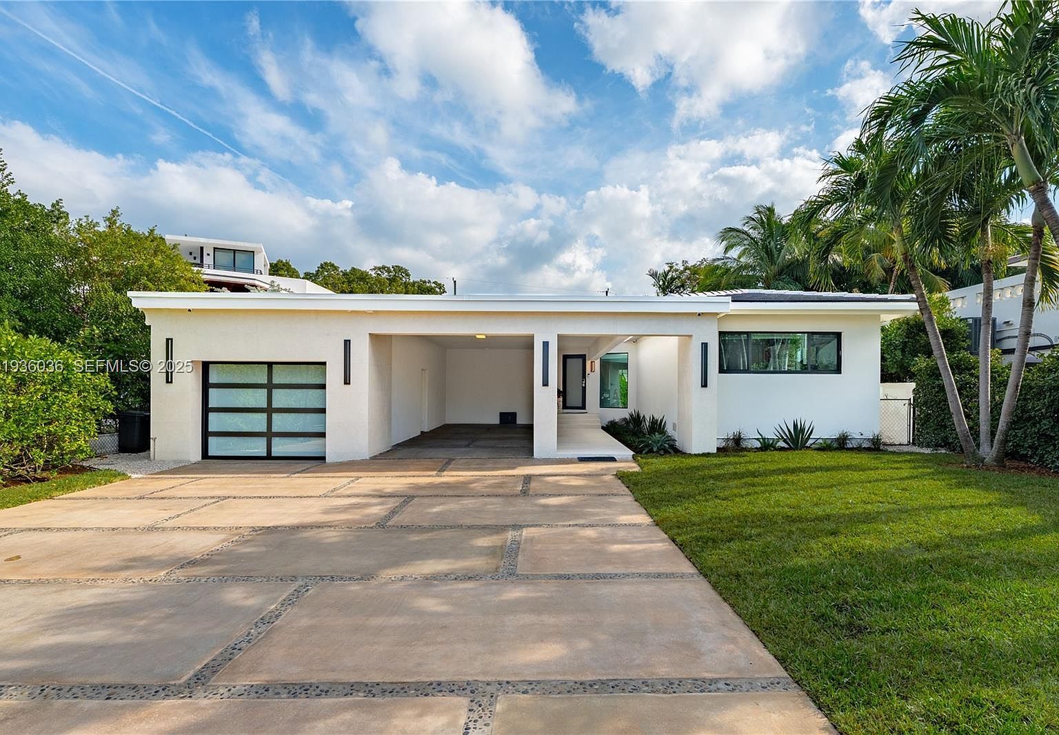 3141 N Bay Rd Miami Beach, FL 33140 - Thumbnail 3