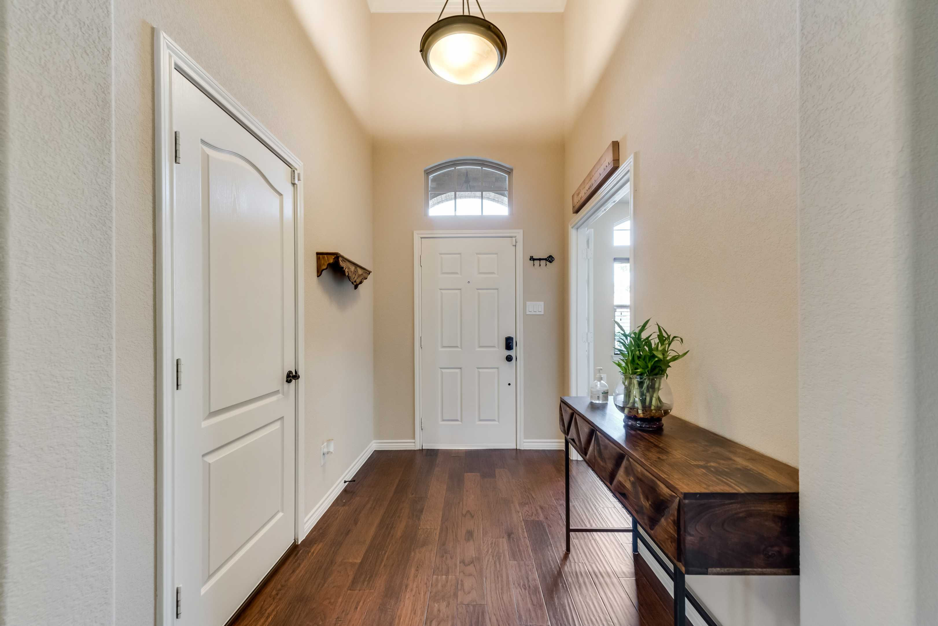 5644 Mountain Hollow Drive, Dallas, TX, USA, 75249 - Thumbnail 3