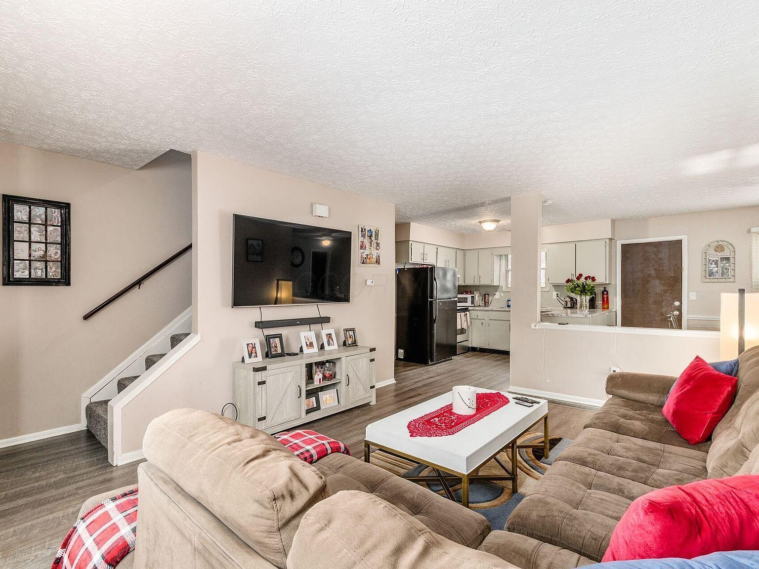 6142 Laurelwood Ct Columbus, OH 43229 - Thumbnail 3