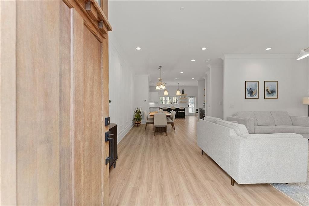 338 Sugarview Rd Sugar Hill, GA 30518 - Thumbnail 3