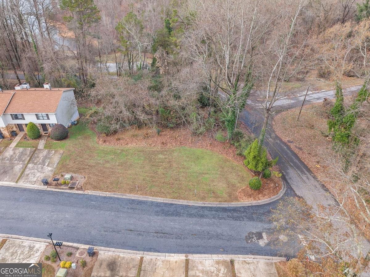 2486 Hidden Cove Ct Gainesville, GA 30501 - Thumbnail 3