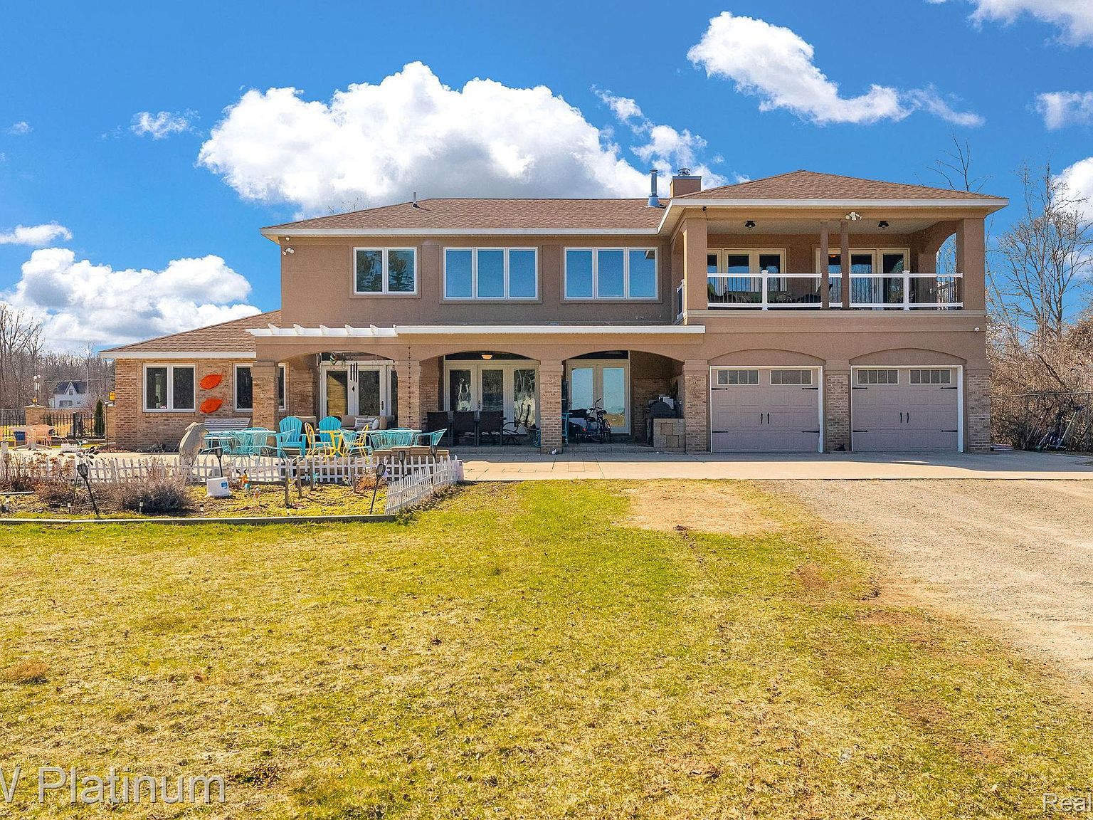 2235 S Lakeshore Rd Harbor Beach, MI 48441 - Thumbnail 3