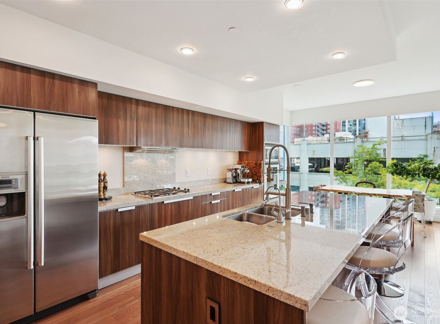 1920 4th Ave UNIT 502 Seattle, WA 98101 - Thumbnail 3