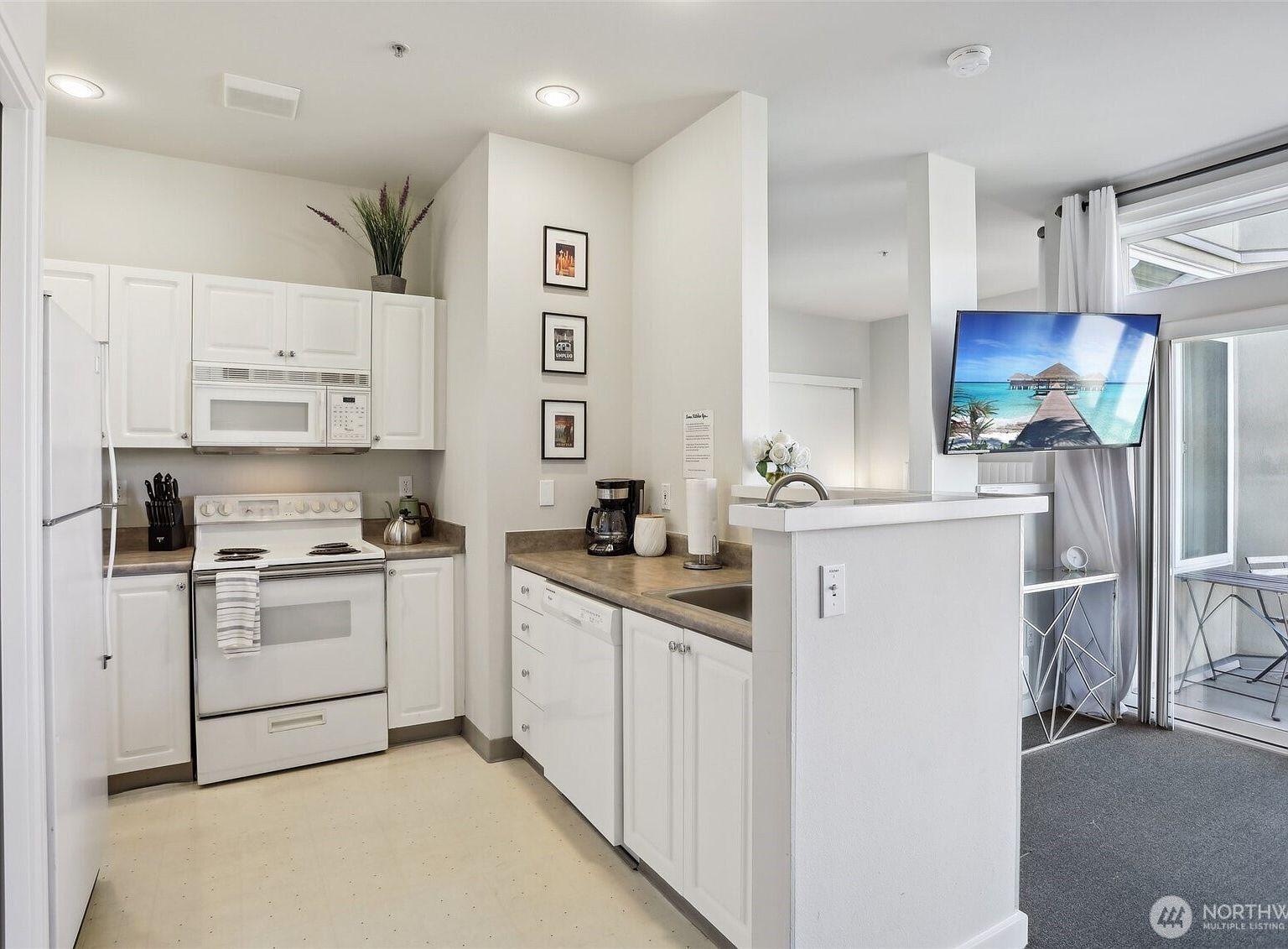 2415 2nd Ave APT 727 Seattle, WA 98121 - Thumbnail 3