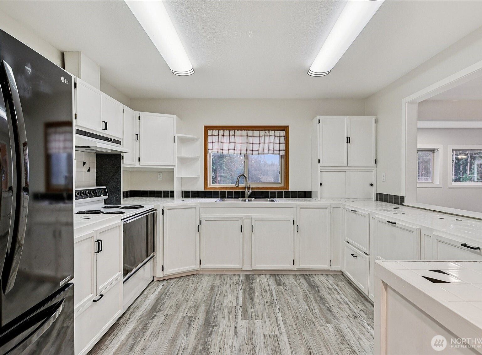 1095 Worthy Pl Greenbank, WA 98253 - Thumbnail 3