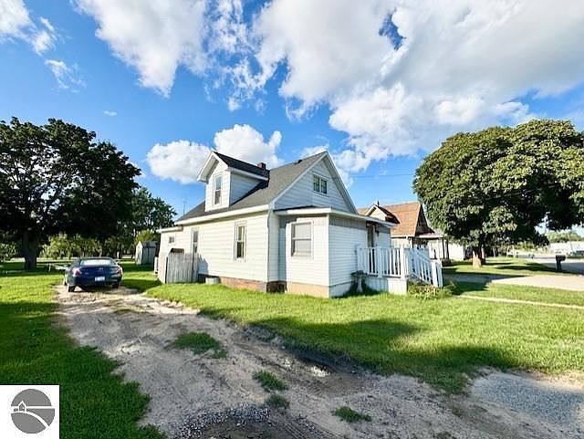 1016 Michigan Ave Saint Louis, MI 48880 - Thumbnail 3