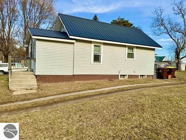 346 N Grover Ave Alma, MI 48801 - Thumbnail 3