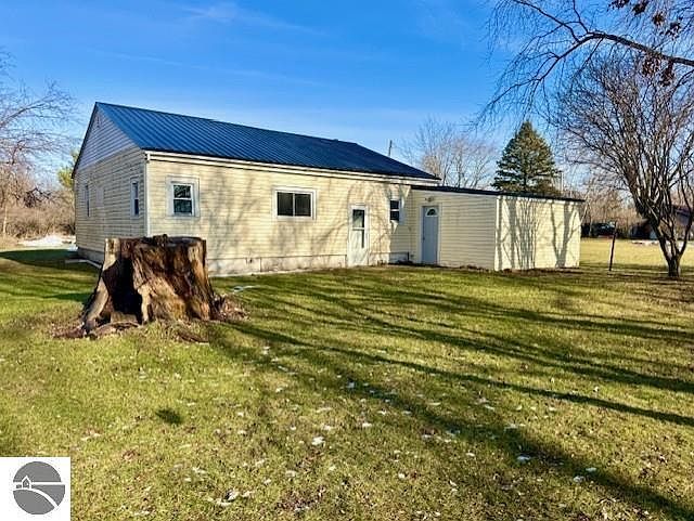 421 Brown St Saint Louis, MI 48880 - Thumbnail 3