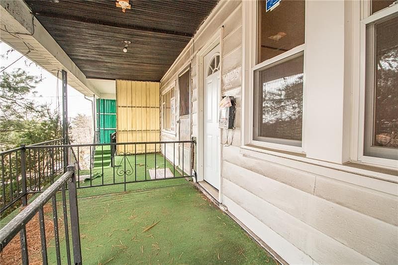 2123 Lloyd Ave Pittsburgh, PA 15218 - Thumbnail 3