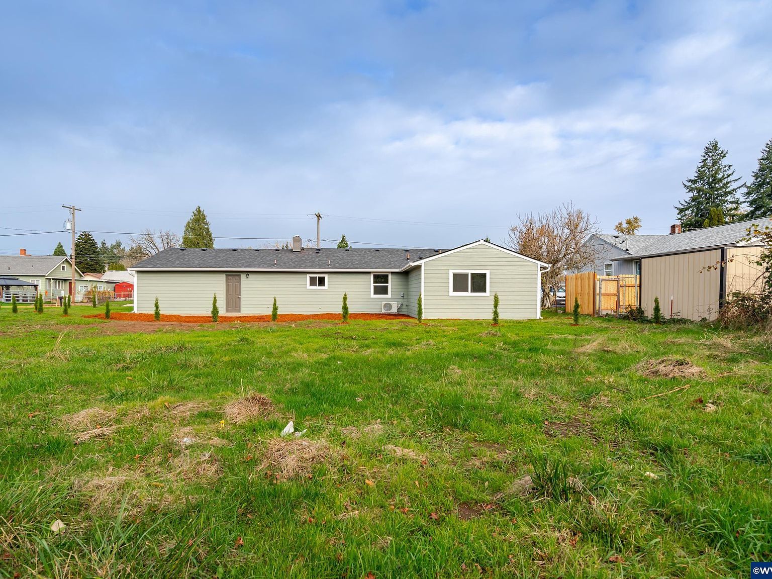 760 E Elmore St Lebanon, OR 97355 - Thumbnail 3