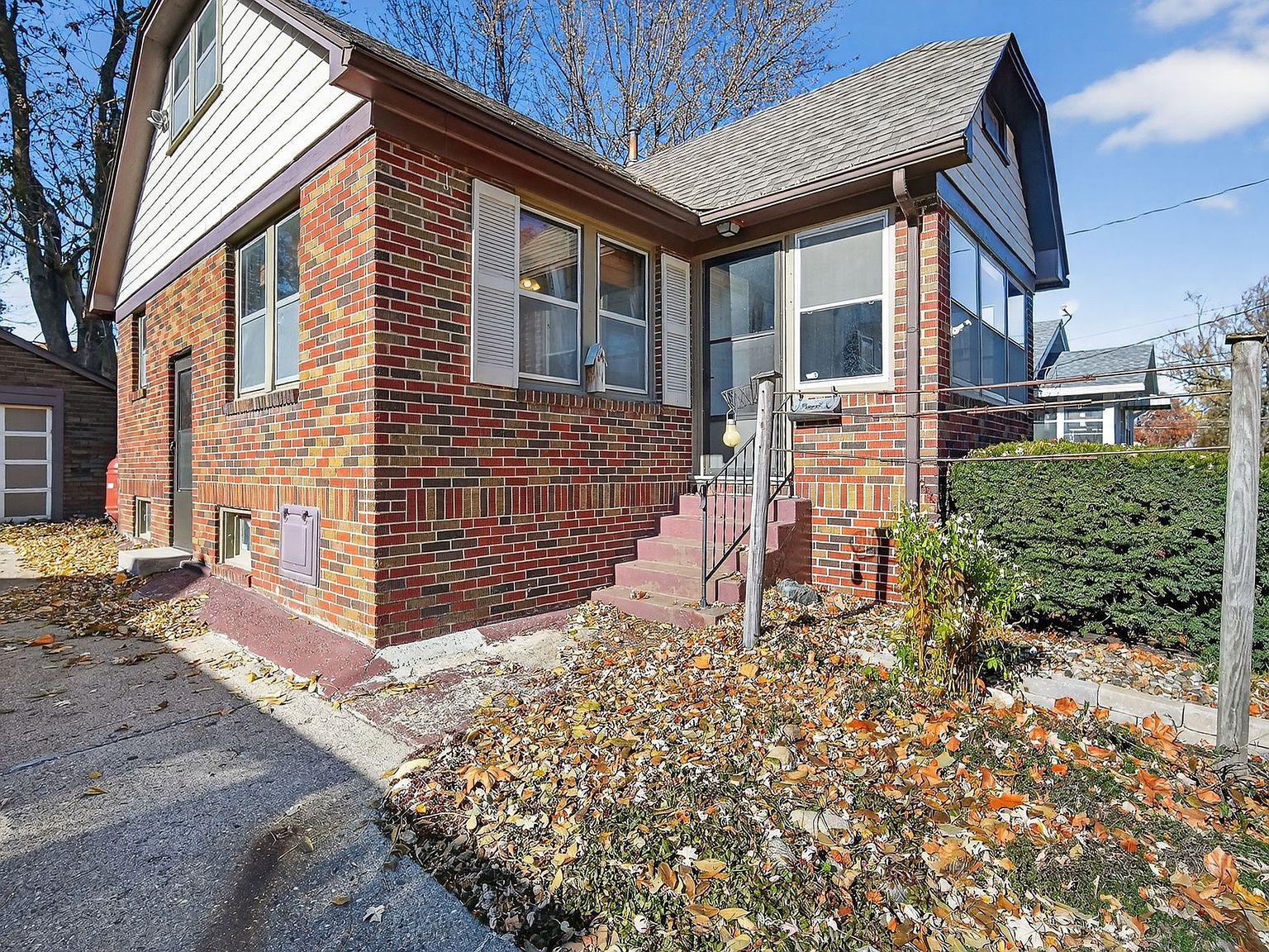 2208 38th St Des Moines, IA 50310 - Thumbnail 3