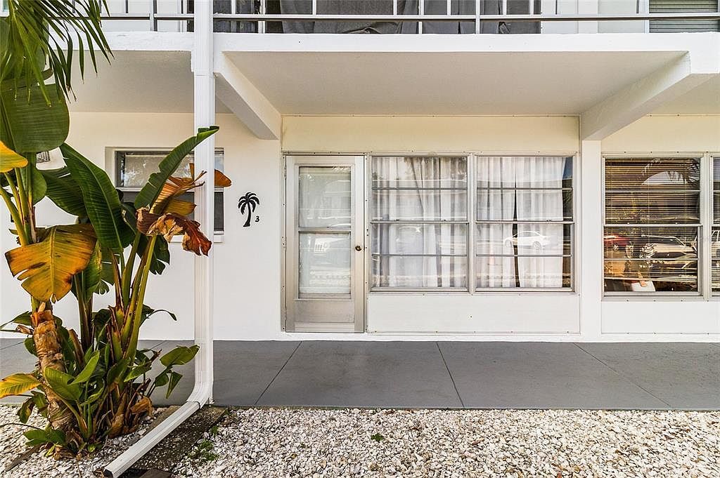 1221 Drew St APT B3 Clearwater, FL 33755 - Thumbnail 3