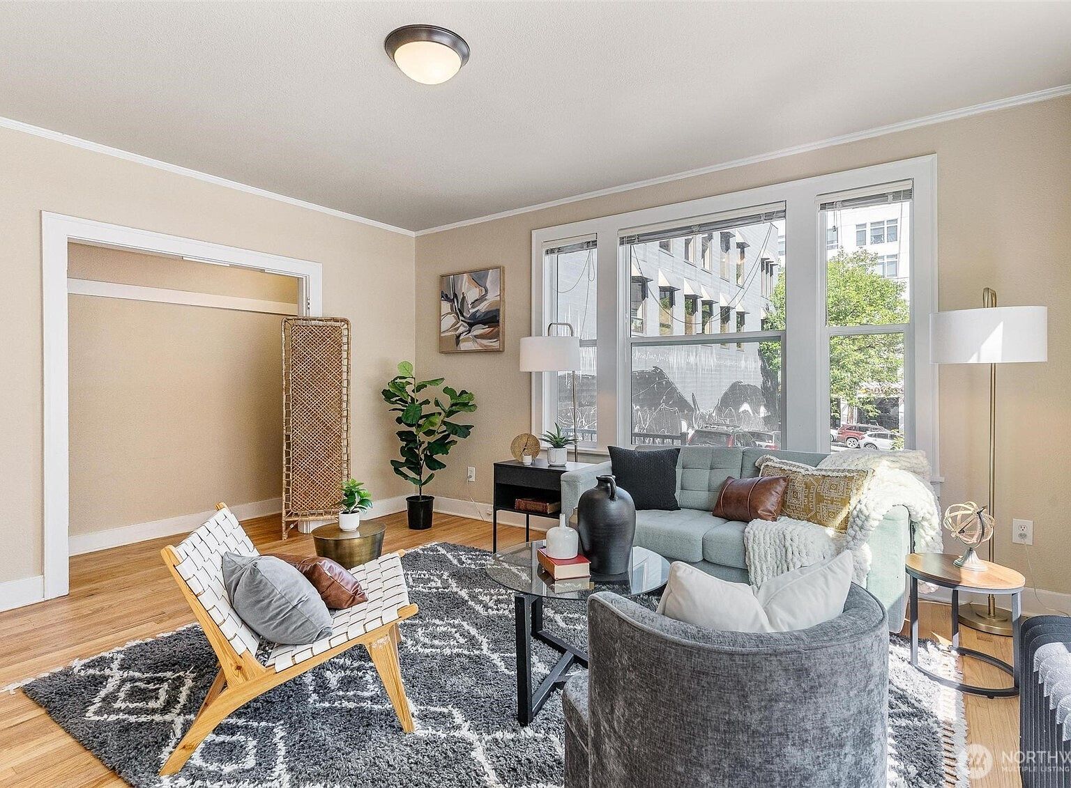 905 NE 43rd St APT 111 Seattle, WA 98105 - Thumbnail 3