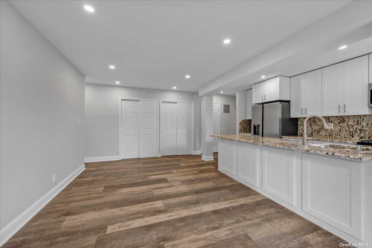 141-45 Union Turnpike #2-C, Flushing, NY, USA, 11367 - Thumbnail 3