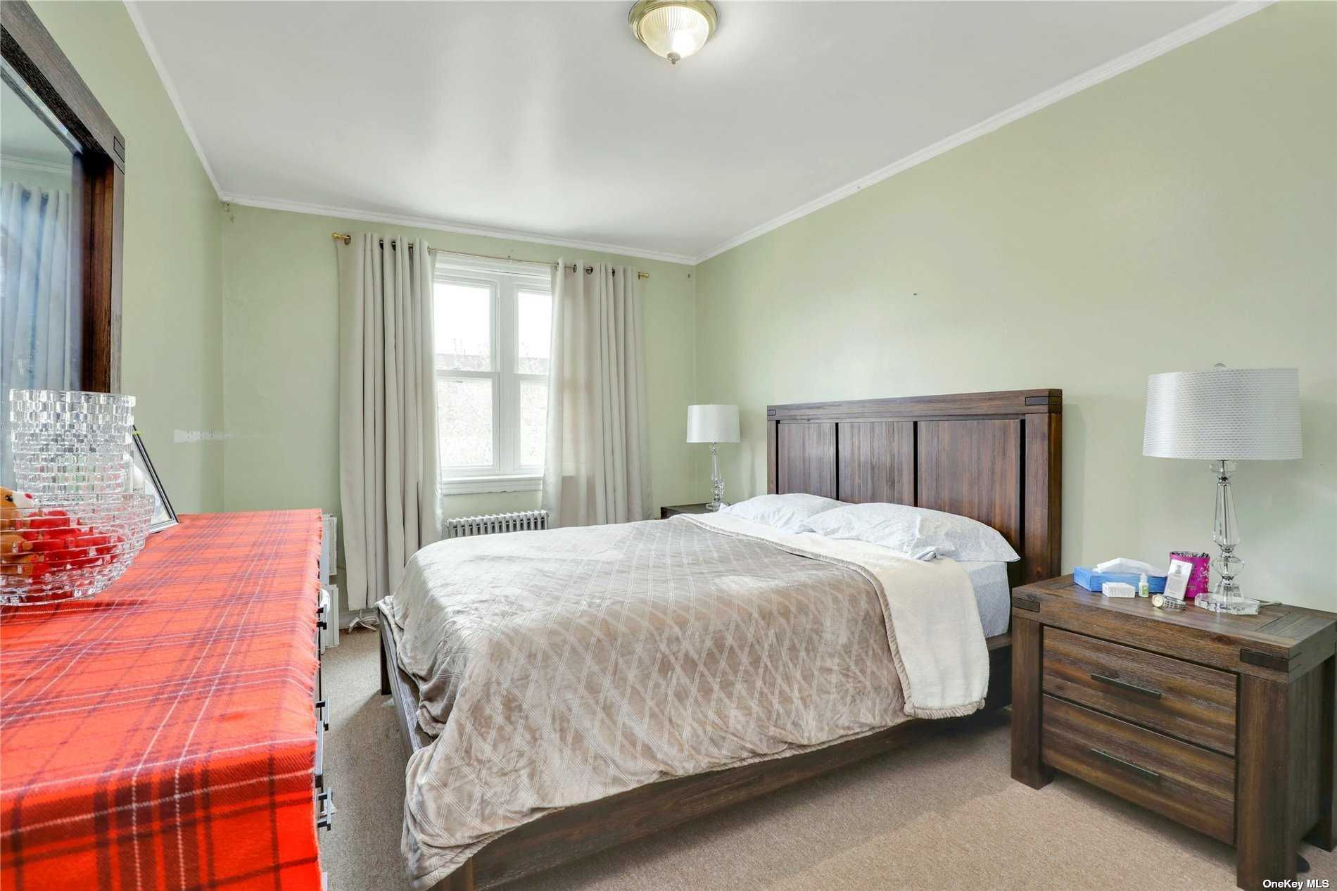 32-25 92nd St, East Elmhurst, NY, USA, 11369 - Thumbnail 4