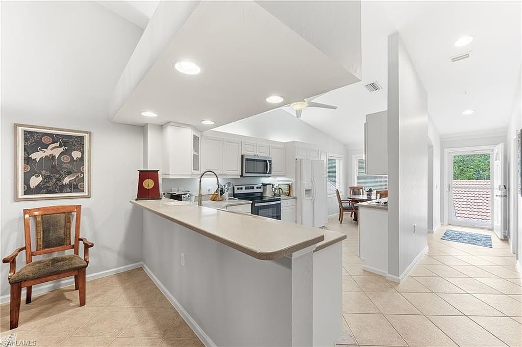 6840 Beach Resort Dr APT 16 Naples, FL 34114 - Thumbnail 3