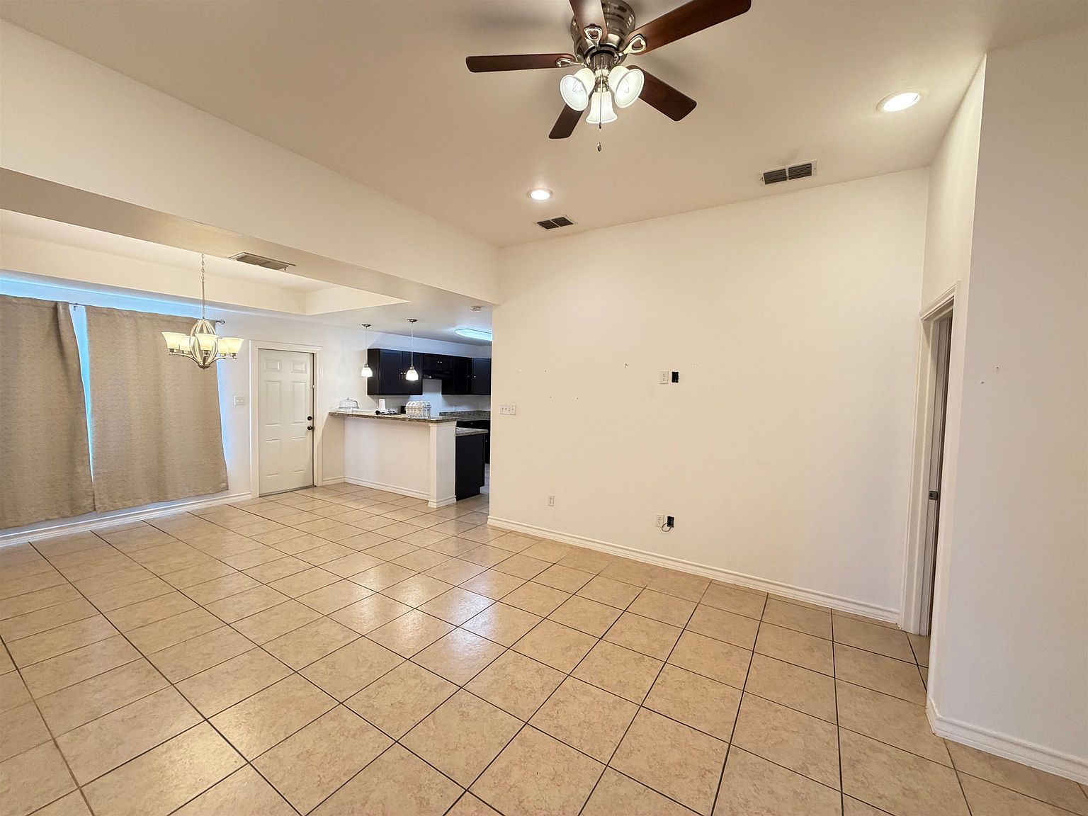 1507 Riddle Dr Laredo, TX 78046 - Thumbnail 3