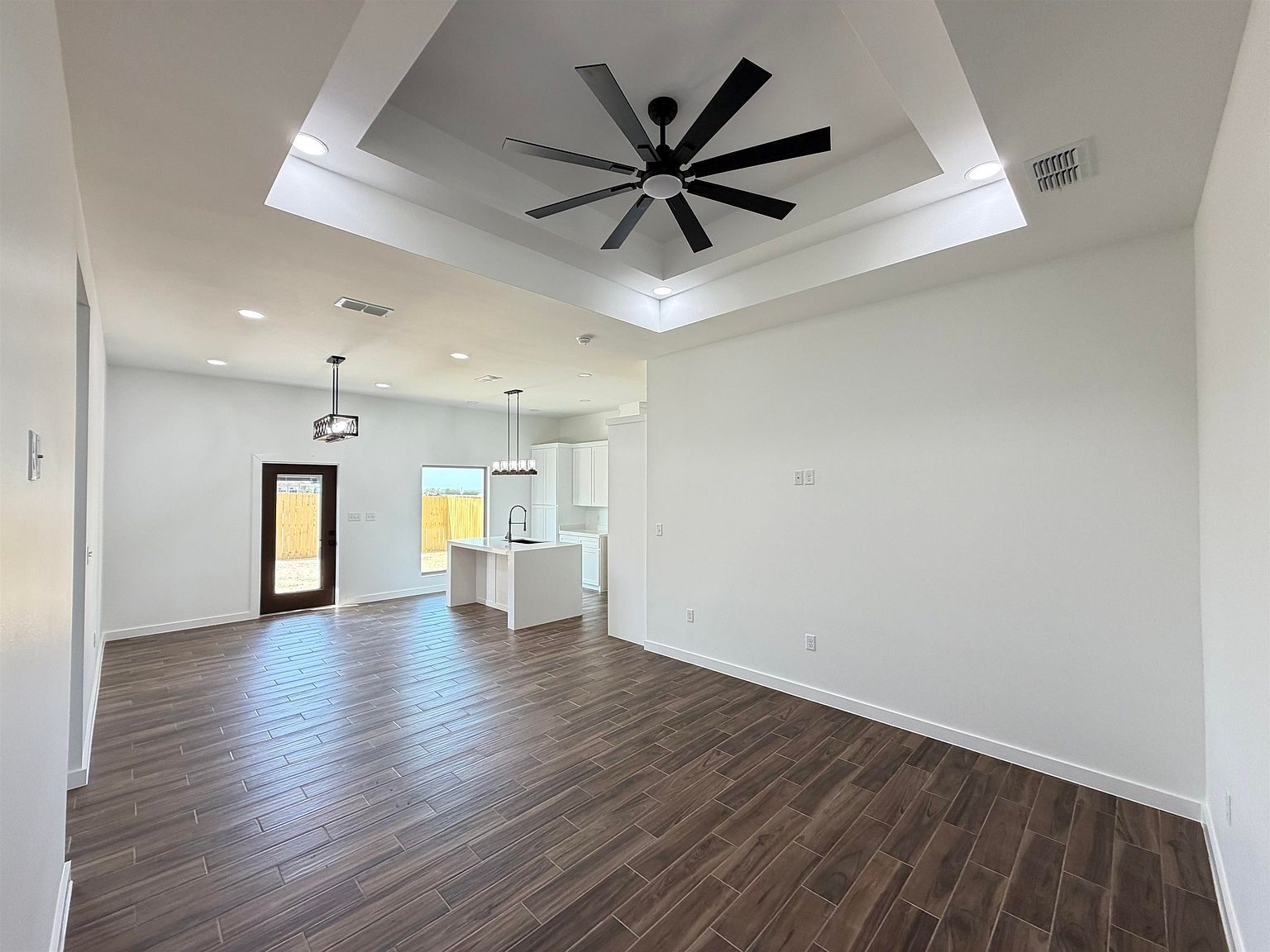 5129 Nispero Ln Laredo, TX 78046 - Thumbnail 3