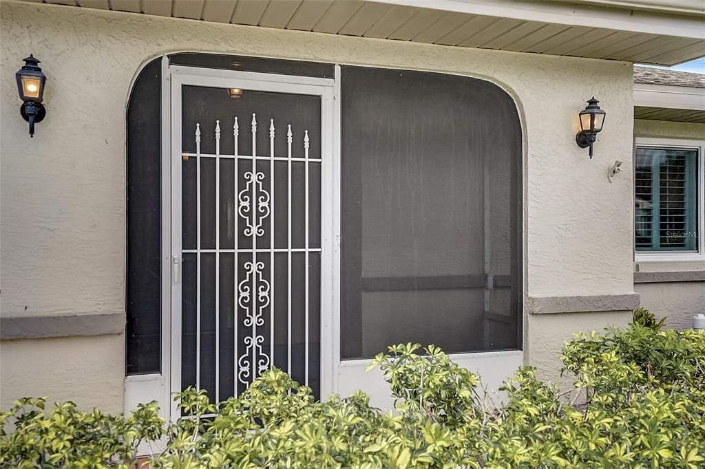 2329 Lancaster Dr Sun City Center, FL 33573 - Thumbnail 3