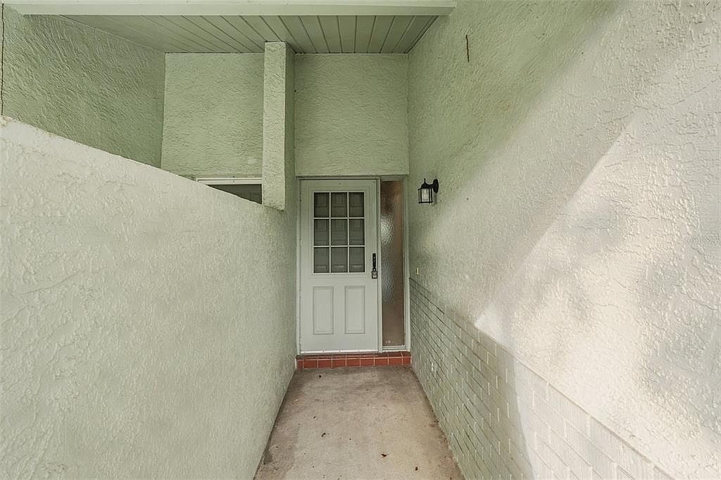 2529 Lancaster Dr Sun City Center, FL 33573 - Thumbnail 3