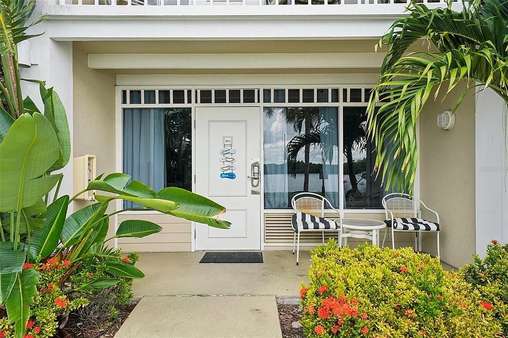 611 Destiny Dr Ruskin, FL 33570 - Thumbnail 3