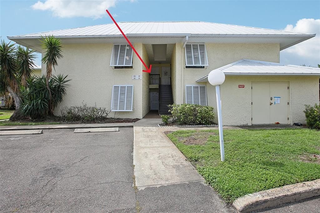 7300 Sunshine Skyway Ln S APT 202 Saint Petersburg, FL 33711 - Thumbnail 3