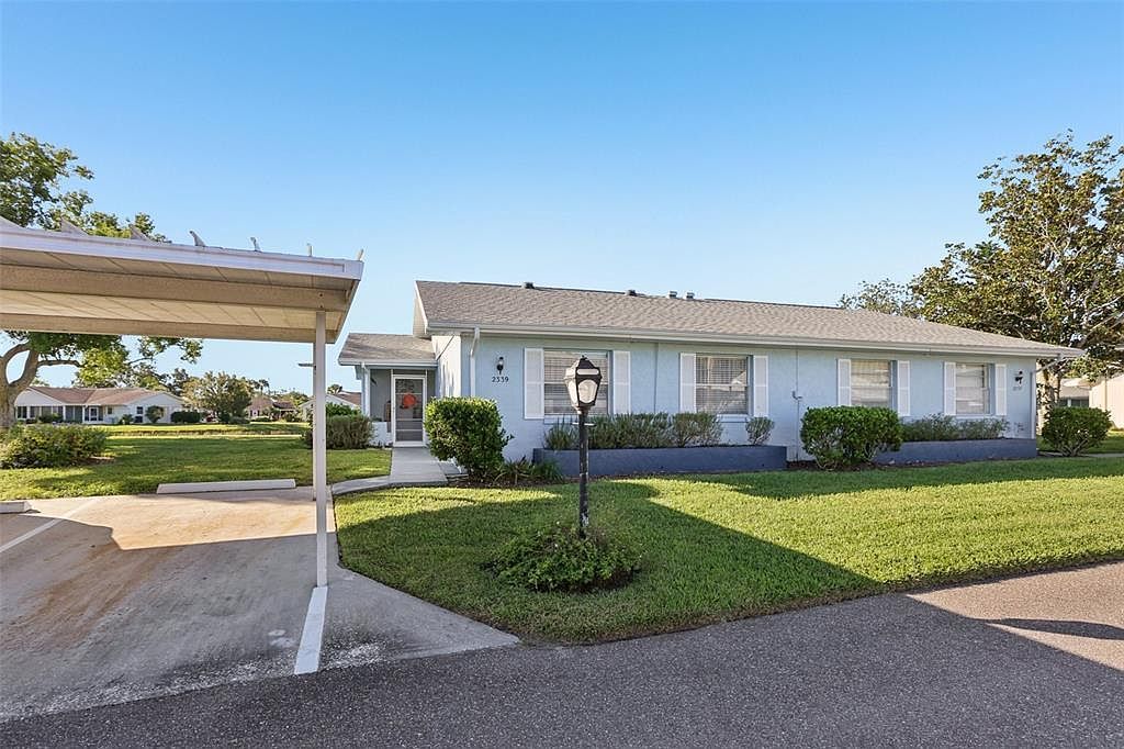 2339 Glenmore Cir Sun City Center, FL 33573 - Thumbnail 3