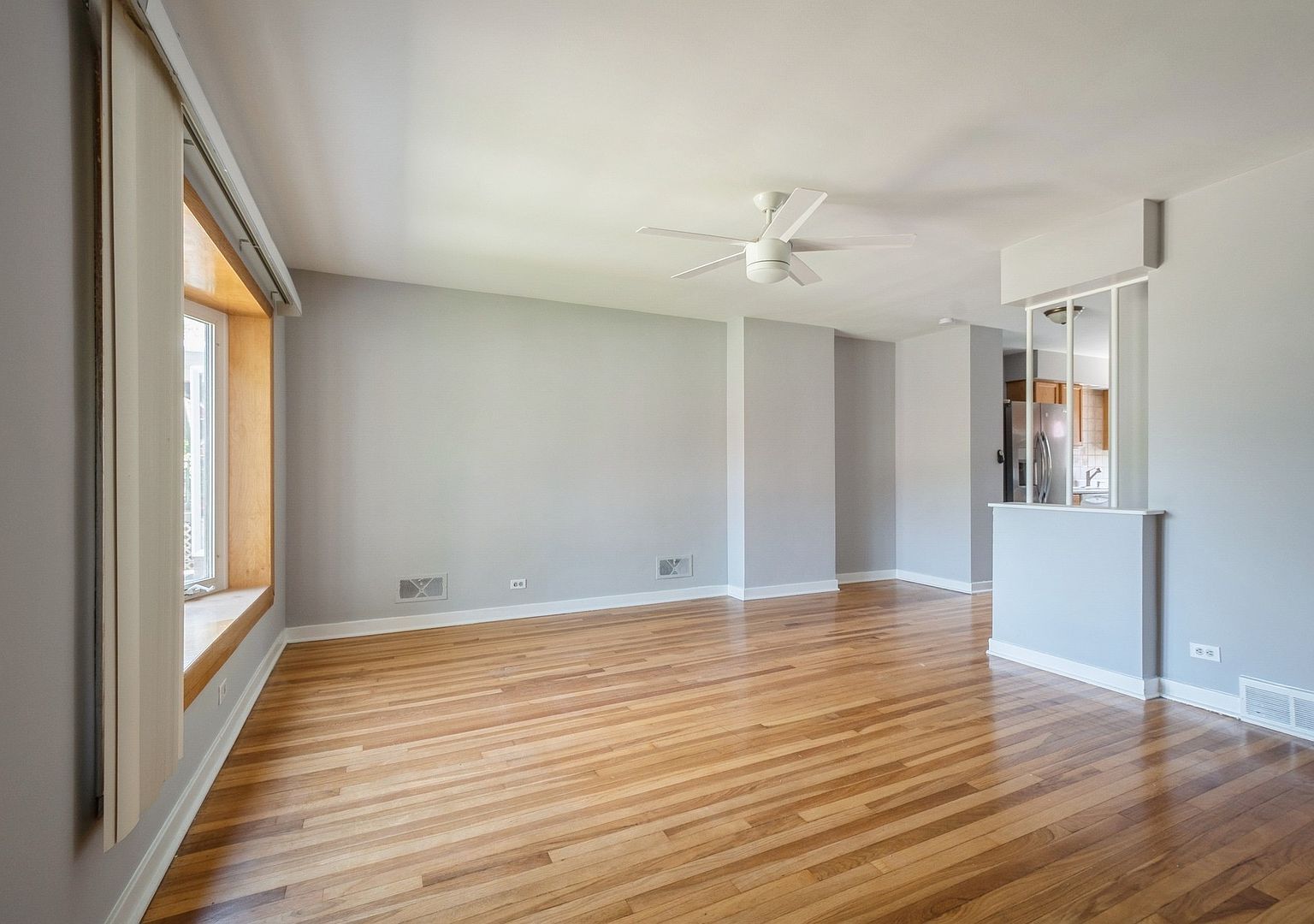 1718 Hovland Ct Evanston, IL 60201 - Thumbnail 3