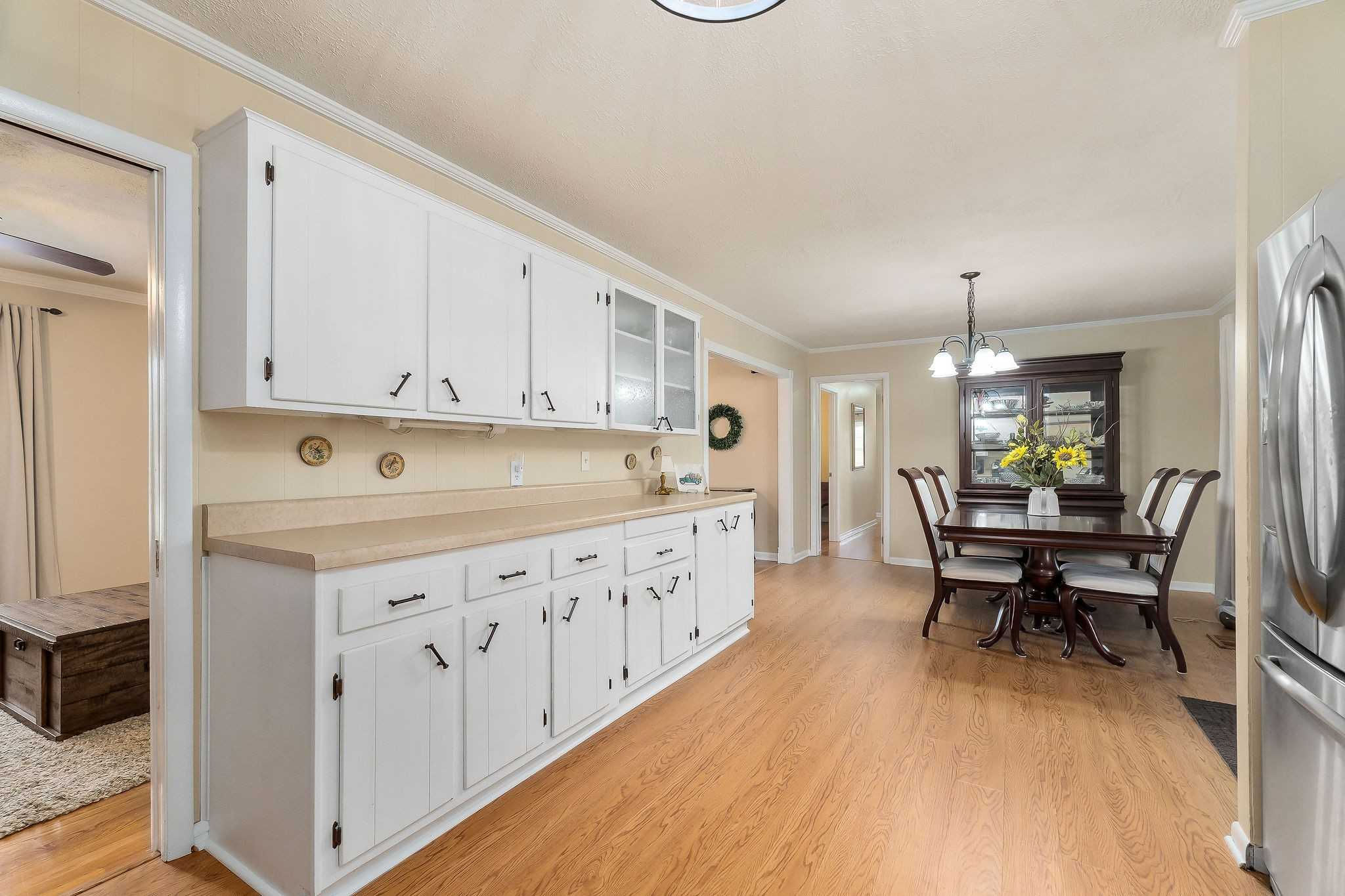 132 Crestview Drive, McMinnville, TN, USA, 37110 - Thumbnail 3