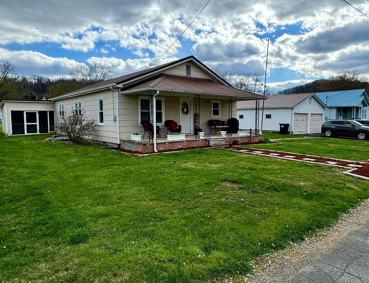 147 Earl Ave Elizabethton, TN 37643 - Thumbnail 3