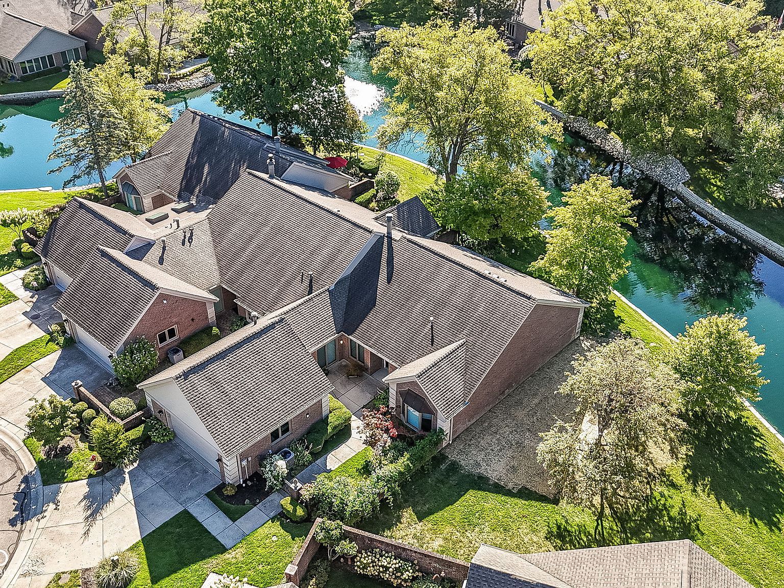 8545 Olde Mill Trce Indianapolis, IN 46260 - Thumbnail 3