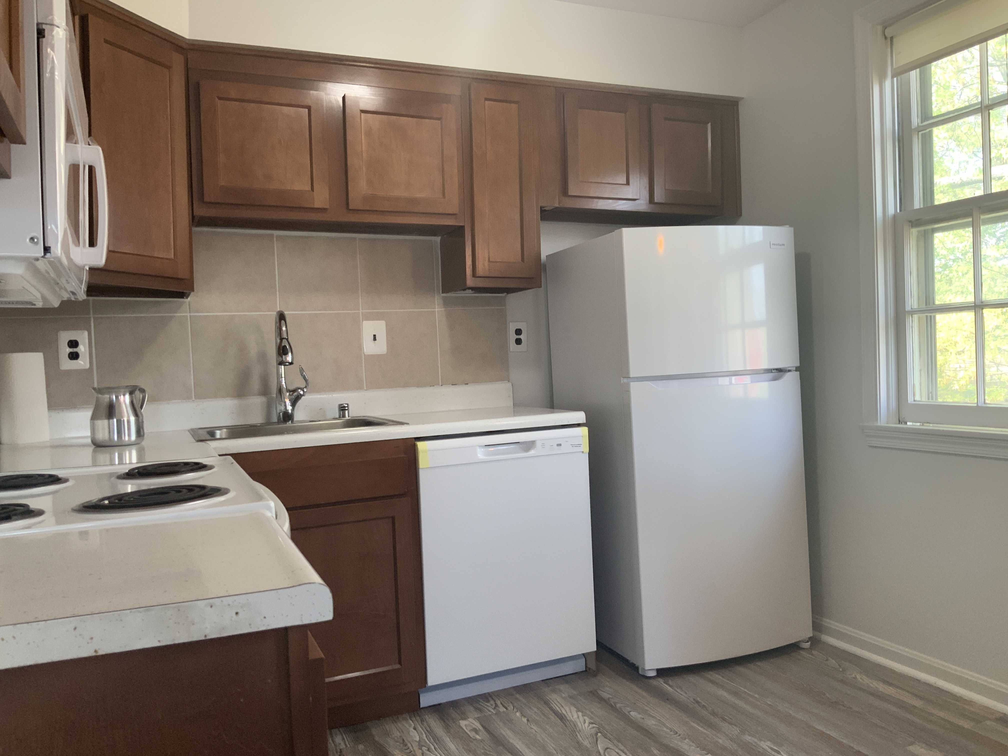 2042 Fort Davis Street Southeast, #302 Washington, DC, USA, 20020 - Thumbnail 3