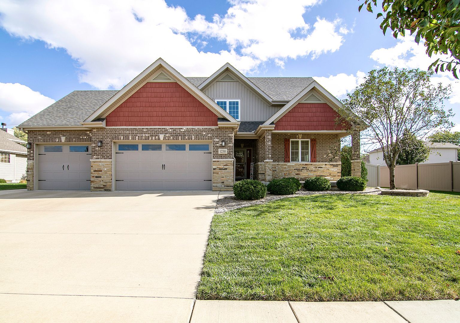 1230 Eagle Bluff Dr Bourbonnais, IL 60914 - Thumbnail 3