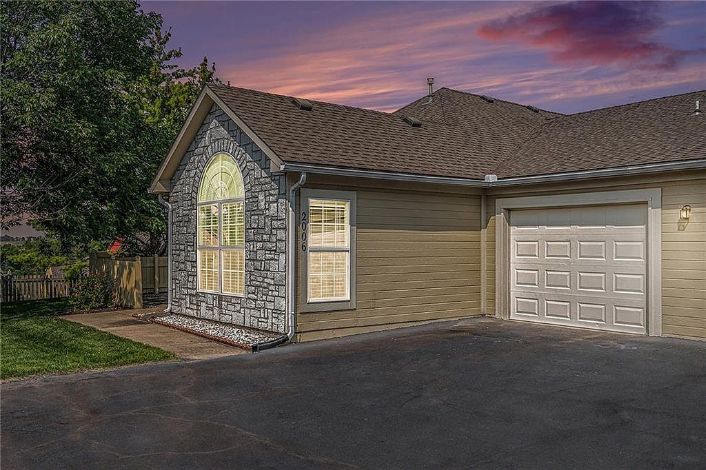 2006 W 139th St Leawood, KS 66224 - Thumbnail 3