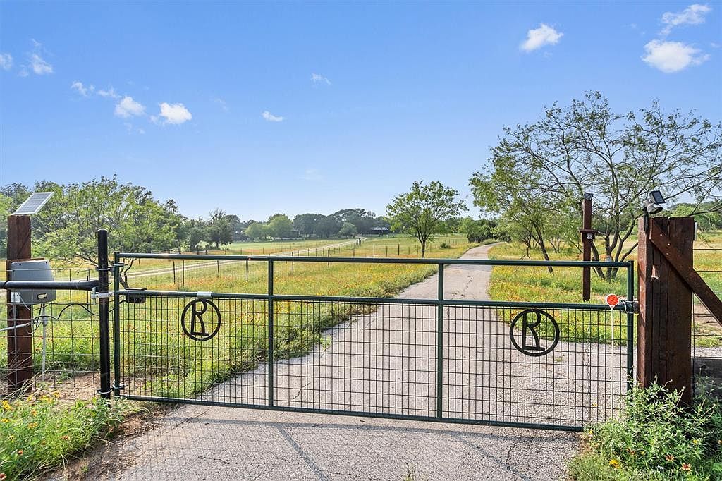 5800 Shaw Dr Marble Falls, TX 78654 - Thumbnail 3